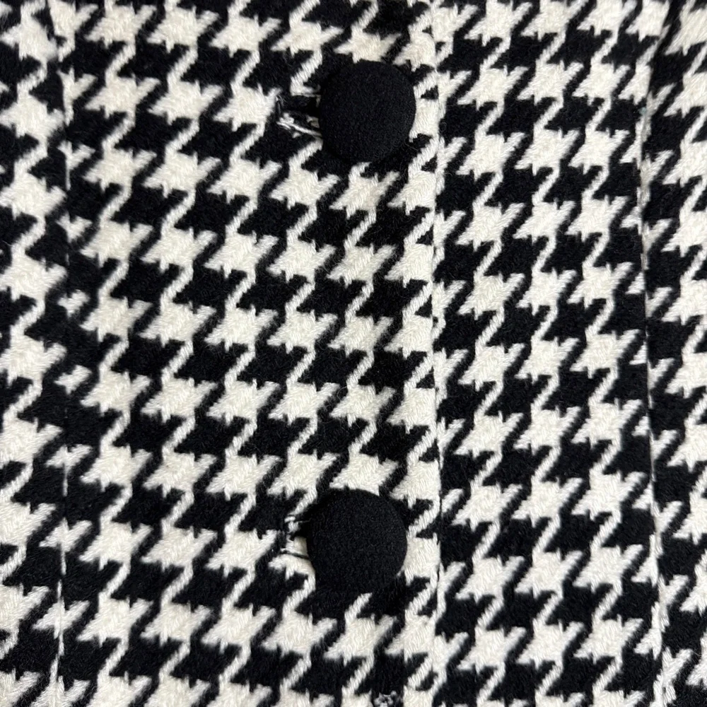 Lux Stylish Black & Cream Houndstooth Winter Coat. Sz S.